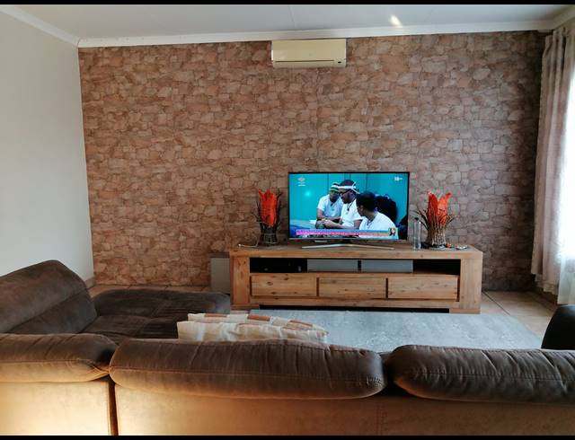 3 BEDROOM HOUSE FOR SALE IN WATERVAL EAST